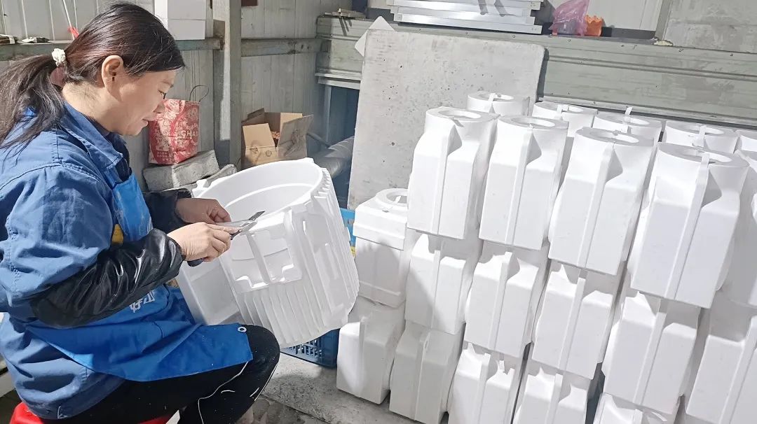 某知名機(jī)械制造業(yè)一行蒞臨安徽雄獅新材料