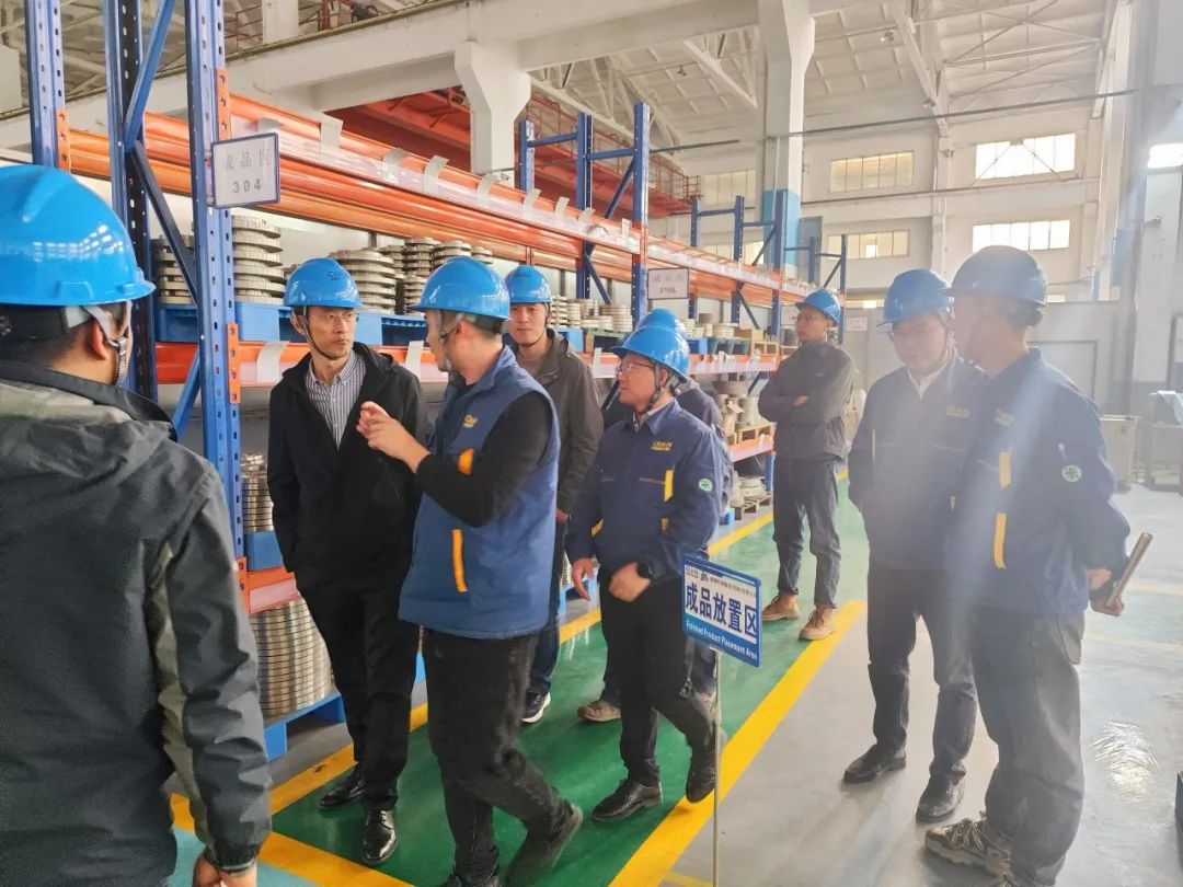 山東某機(jī)械大企一行考察求精新材料集團(tuán)